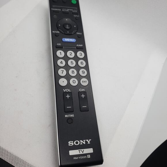 Sony TV Remote Control Mdl RM-YD025 - Picture 1 of 4